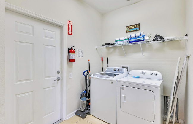 Windsor Hills 6BR Home Pool Spa Private Theater - Foto 36