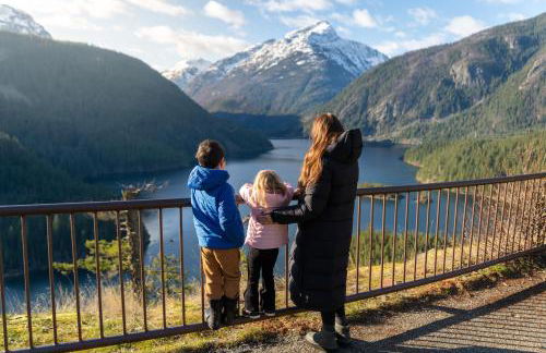 North Cascades Glamping with Hot-tub and Outdoor Kitchen - Foto 31