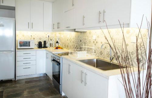 Panoramic Seaview Maisonette with Garden - Photo 14