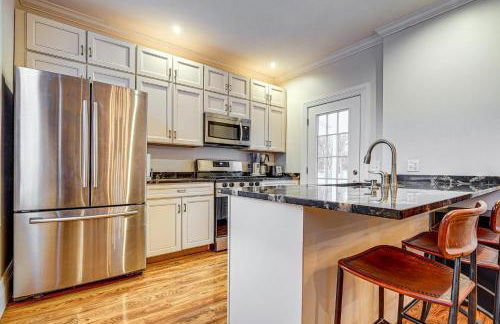 Stay and Play in Ellicottville Village! Home with Deck - Foto 6