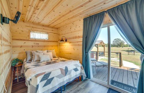 Pond and Grazing Cattle! Rural Getaway Near Van - Foto 12