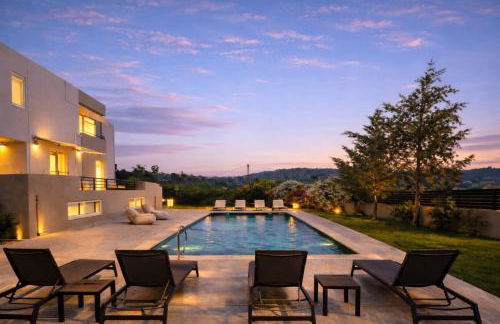 Sweven Villa Private Pool & Absolute Privacy , Stunning Sunsets - Photo 2