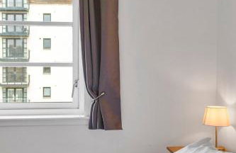 GuestReady - Stylish Apt w/ Parking near Edinburgh - Photo 28