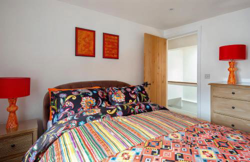 Stylish 2-bed 16th-century apartment in Petersfield town centre, - Foto 5