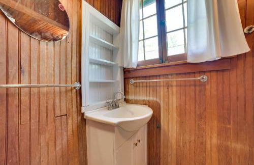 Water-View Deck! Cabin 4 on Les Cheneaux Islands - Photo 16