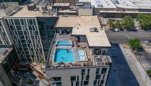 Exceptional 1BD BA-PoolHotTubGymParking- Downtown! - Foto 4