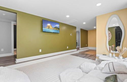 Boho 5BR Modern Villa w Hot Tub, Grill, Patio and Backyard - Foto 31