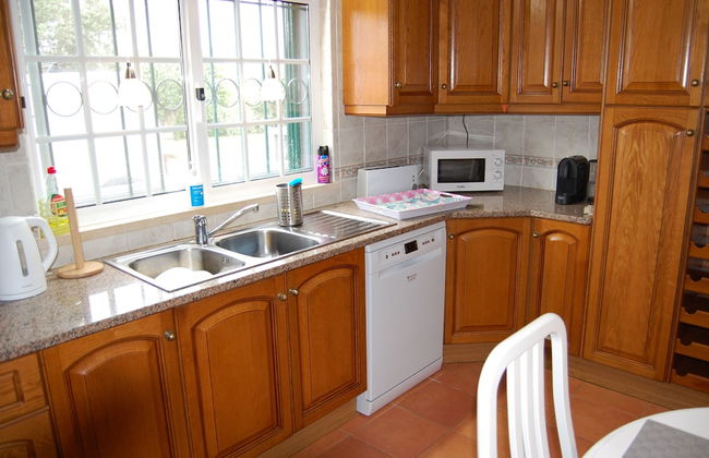 Charming 3-bedroom Villa With Wifi and Central Heating in Beautiful Santa Bárbar - Foto 32