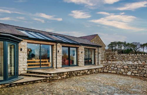 Great Orme- Seaside Cottage for 8 - Photo 1