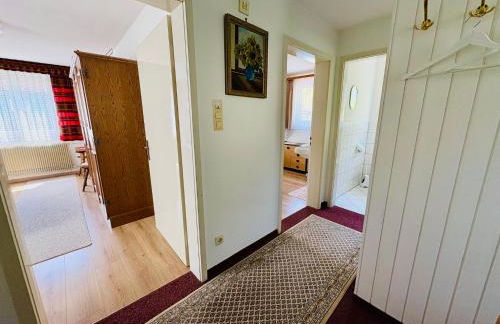 Ferienhaus Oesterle - Idyllisches Schwarzwaldhaus am Bach mit Terrasse & Balkon - Foto 24