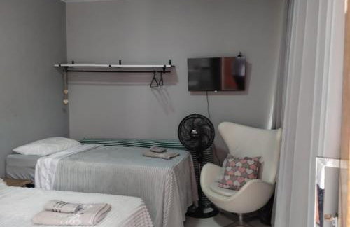 Casa do Rosa - Piscina Aquecida - Churrasqueira - 8 pessoas - SJBV - Foto 15