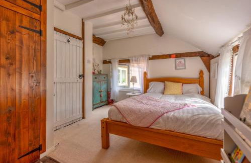 Charming 17th Cent Secluded Country Cottage Garden - Pass the Keys - Photo 15