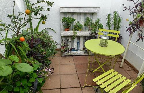 Beautiful Duplex with a Patio - Foto 41