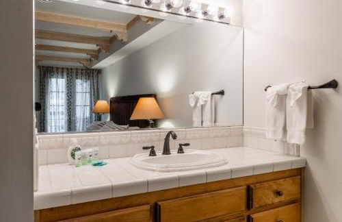 Walk to Lift Updated 2 Bedroom 2 and a Half Bathrooms 1849 Condos 209 Steps to Canyon Lodge Sleeps 6 - Foto 15