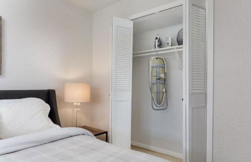 Spacious and Cozy 5 Bed 3 Bath Vacation House W 2 King 3 Queen! Sleep 12! 15Min to Red Rocks - Foto 46