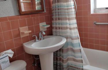 Sunrise Ocean Suites - Photo 6