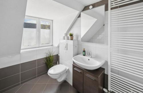 Larooms Merseburg - Apartment NS03 - 2 Zimmer - 4 Betten - Waschmaschine - Parkplatz - Balkon - Foto 12