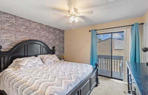 Cozy Huntsville Condo - 2BR Near SHSU - Pool - WiFi - Free Parking - Foto 6