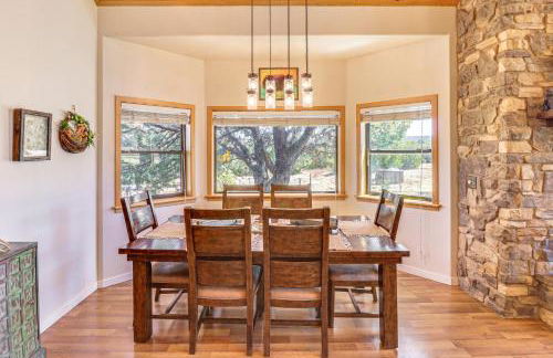 Hot Tub and Game Room! 30-Acre Vernon Retreat - Foto 11