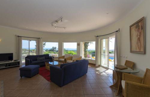 Villa with beautiful see views & spacious garden - Foto 9