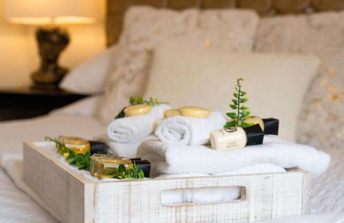 The Regal Apartment - Photo 17