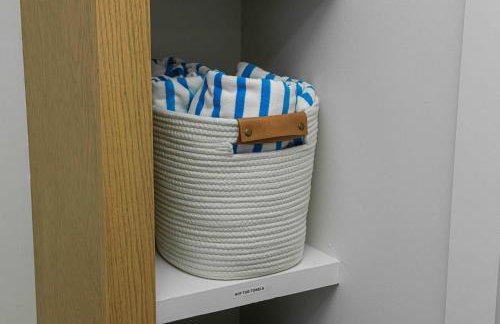 Stylish Getaway with Hot Tub-Near Downtown Indy-Family Friendly - Foto 53