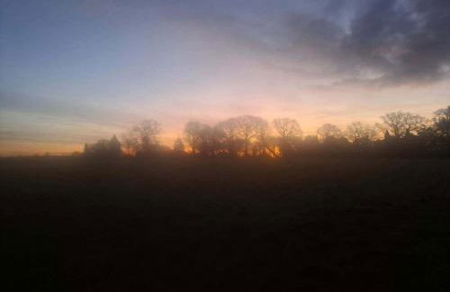 Luxury Shepherds Hut set in a countryside setting - Foto 17