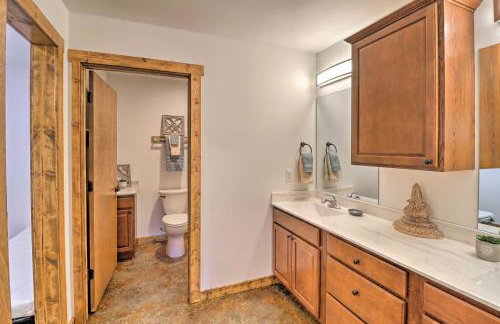 Riverfront Heaven on the White with Covered Patio! - Foto 14