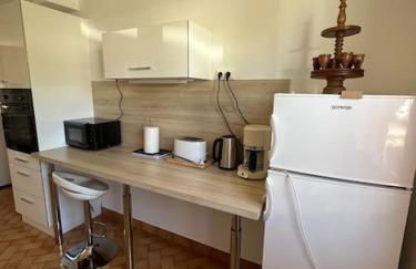 Appartement les Mésanges en rez de jardin -terrasse-2 chambres-parking - Foto 21