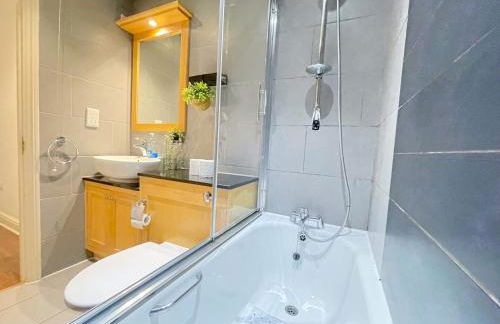 Embankment 2-Bed Flat with AC near Charing Cross, Trafalgar Square, London Eye, Big Ben - Foto 13