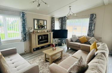 Rowan Lodge with Hot Tub - Foto 6