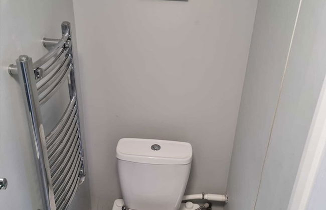 Impeccable 4-bed House in London With Jacuzzi - Foto 18