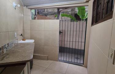 Hospedagem Doce Lar Casa Violeta - Foto 23