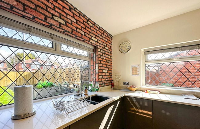 Beautiful Detached Villa - Jacuzzi Bath - Parking - Foto 32