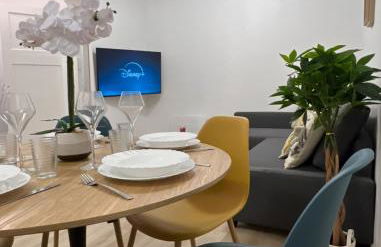 PARIS-MONTROUGE Magnifique Appartement 2 pièce de 36m2 - très cosy pour 1 à 5 personnes refait à neuf - ENTIRE APARTMENT LUXIRIOUS AND WARM - Montrouge Paris 14ème - Proche Aéroport Orly & Parc Expositions Porte de Versailles FREE WIFI GRATUIT - Foto 20