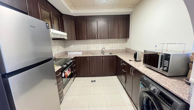 Yogi - Beautiful Burj Khalifa View in this 1BR Apartment - Foto 4, Cocina privada