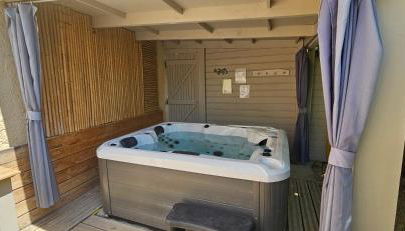 gite LAPAZ/jacuzzi privé/piscine - Foto 3