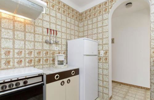 Small building with 4 apartments close to the beach - Foto 11