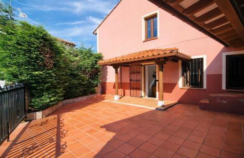 Llanes Casa con Terraza y Barbacoa – La Jorcada - Foto 1