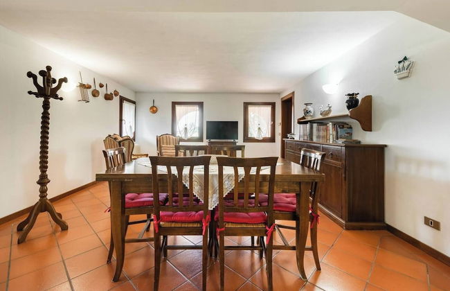 Comfortable House - Garden and Parking - Photo 9