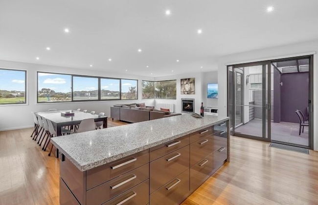 Gorgeous 5 Bedroom - Golf Course Views - Photo 11