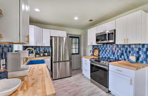 Lake Granbury Getaway about 1 Block to Waterfront - Foto 10