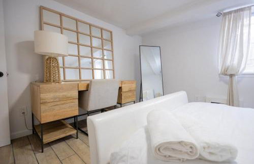 Retro 2 bedroom basement APT with free parking - Foto 21