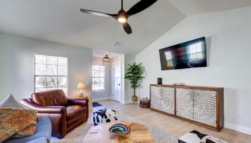 Chic Bentonville Home with Patio and Fire Pit! - Foto 4