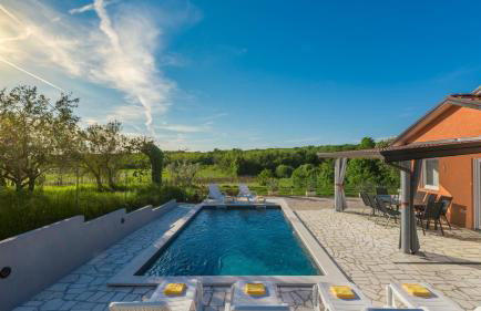 Villa Pendolina with pool and grill in Umag - Foto 2