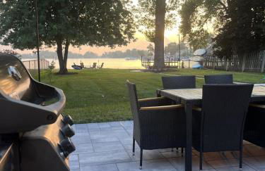 Meyers Bay Sunset Lakefront Cottage in Fox Lake with Boat Pier - Foto 7