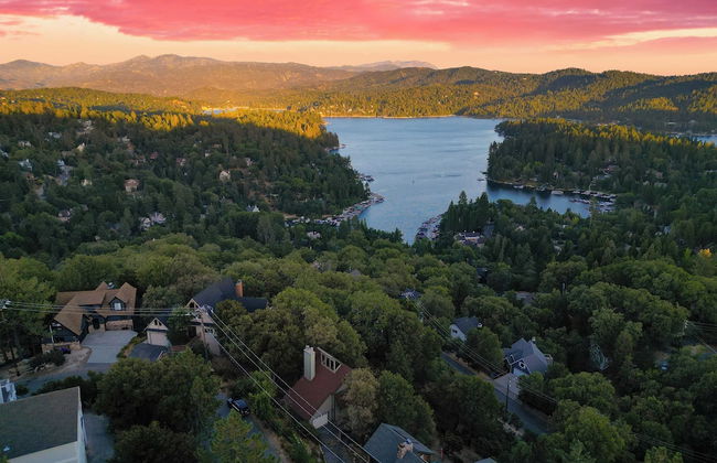 Mins to the Lake, Arcade/playroom, Panoramic Deck Views Nadelhorn by Avantstay - Foto 28