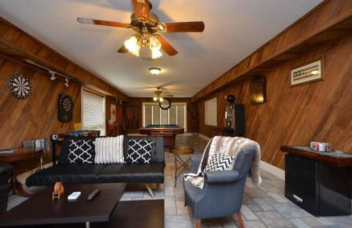 Crosby Backyard Oasis with Weekday Specials! - Foto 11