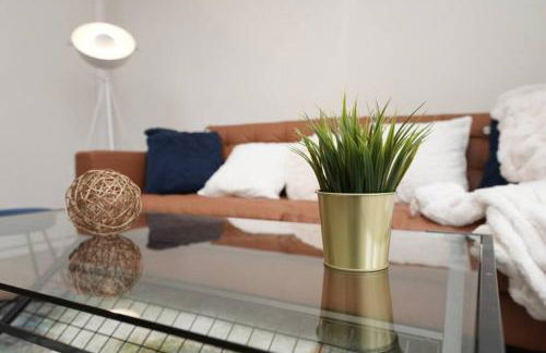 Newly Renovated Modern 4 Bed 3 Bath Apartment London - Foto 57