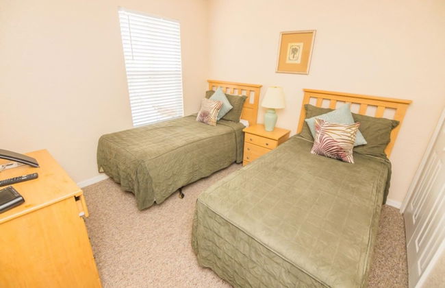 Lynval's Regal Palms Resort Townhome - Photo 8